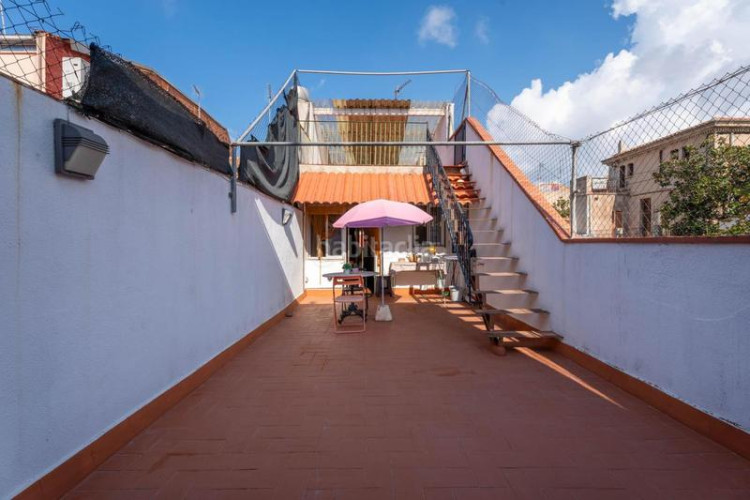 Casa  143 m2 amb pati 40 m2 sud i garatge per 2 cotxes en Terrassa