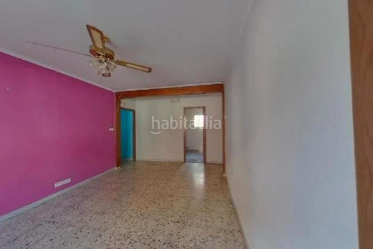 Piso (barcelona). "okupado" (no se puede visitar ni hipotecar). en Terrassa