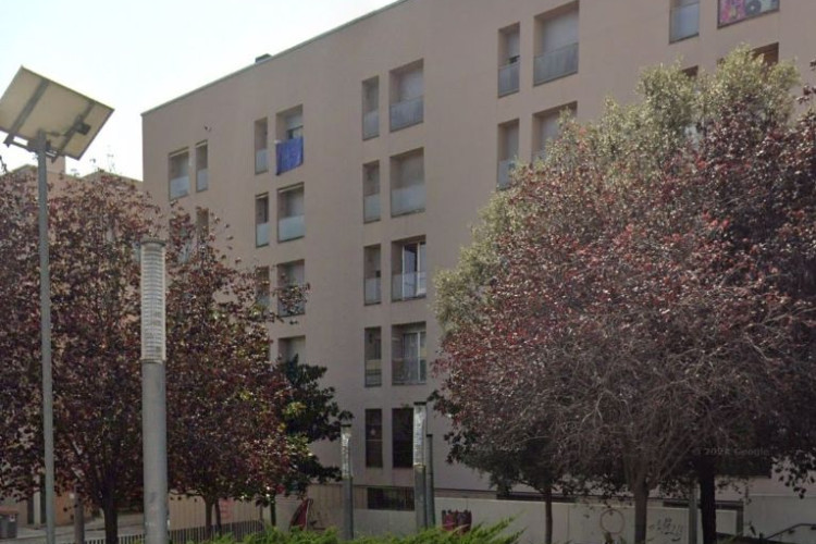 Carrer u010FAtenes, Roc Blanc