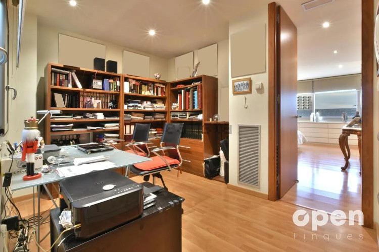 Chalet adosado en calle de la Poetessa Caparà