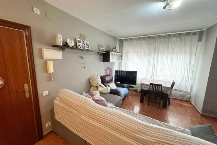 Piso  en venta luminoso, bien ubicado y listo para entrar a vivir! en Terrassa