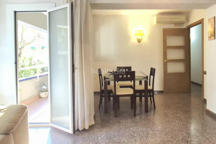 Piso cantoner de 115 m2 amb 4 hab i 2 banys al carrer faraday a 100 metres de la plaça del progres en Terrassa