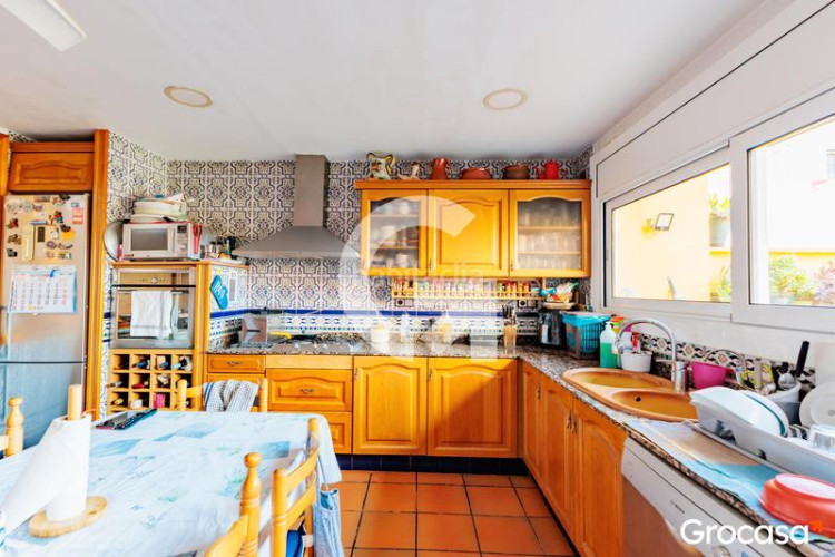 Casa amplia casa para dos familias en Les Arenes - La Grípia - Can Montllor Terrassa