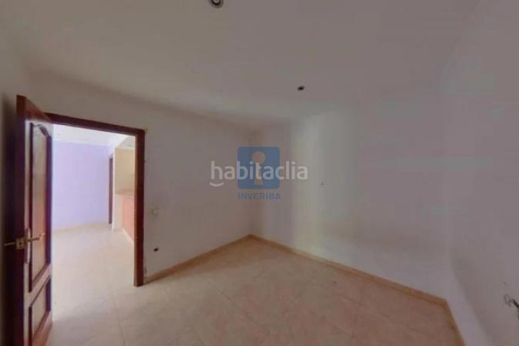 Piso inmueble ilegalmente okupado situado en la calle del renaixement 3, 12, , barcelona en Terrassa