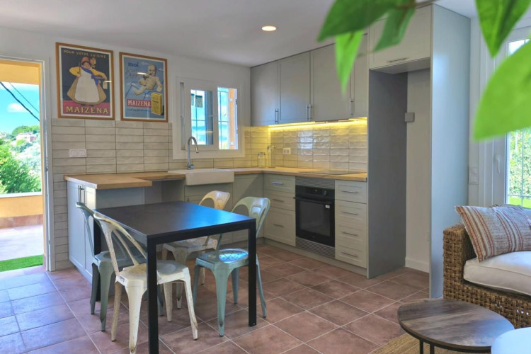 Carrer de la Llebre, Les Martines