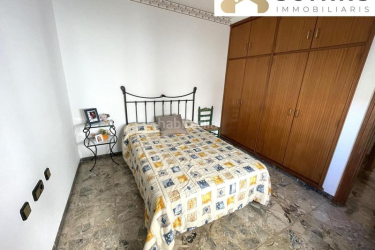 Casa adosada con amplias terrazas y gran potencial en Terrassa