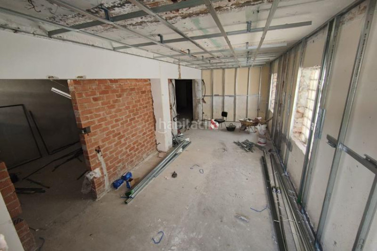 Casa adosada adosado en venta en centre, 3 dormitorios. en Terrassa