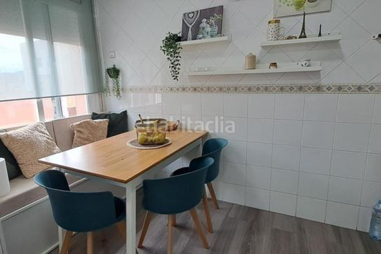 Ático atico totalmente reformado. 2 hab. dobles. 2 terrazas. amplio estudio. en Terrassa