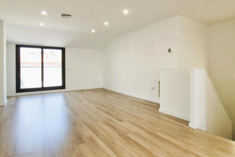 Dúplex duplex invertit obra nova de 160 m2 4 hab dobles i 4 terrasses al carrer transversal en Terrassa