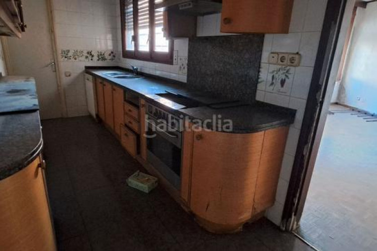 Casa  a reformar en zona les escoles en Plaça Catalunya - Escola Industrial Terrassa