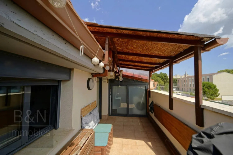 DÚPLEX EN EXCLUSIVA CON TERRAZA PRIVADA Y PLAZA DE GARAJE – UN HOGAR PARA VIVIRLO