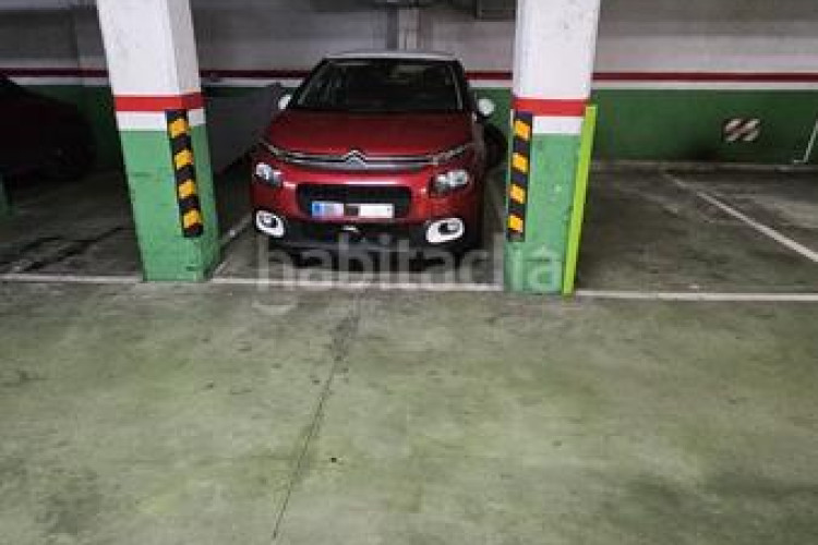 Planta baja en carrer de ricardo caro 31 exclusiva vivienda seminueva con parquing en Terrassa