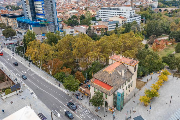 Ático  dúplex con terrazas y vistas panorámicas a un paso del centro , plaza de parking incluida en Terrassa