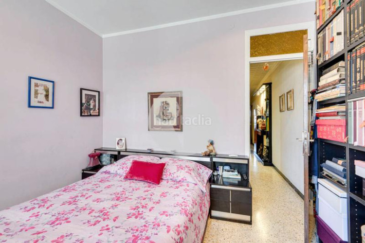 Casa exclusiva casa de tres plantas y un estudio a tan solo 5 minutos del centro en Terrassa
