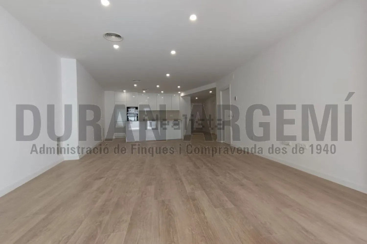 Piso en calle Transversal, 181