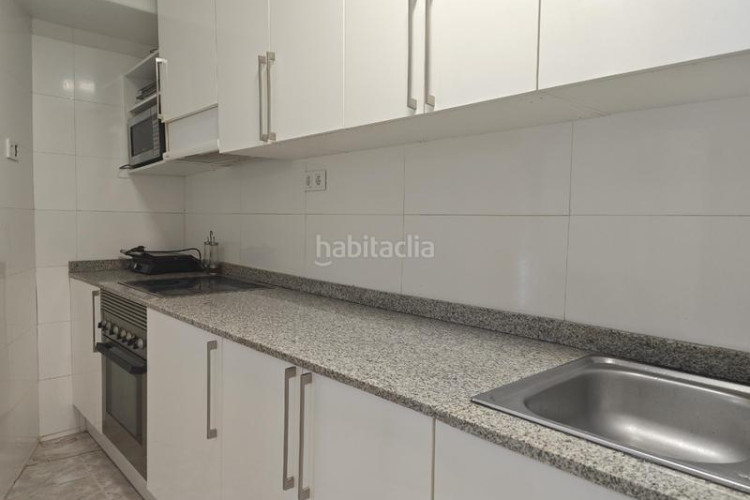 Piso a lado de la oficna del soc en La Cogullada Terrassa