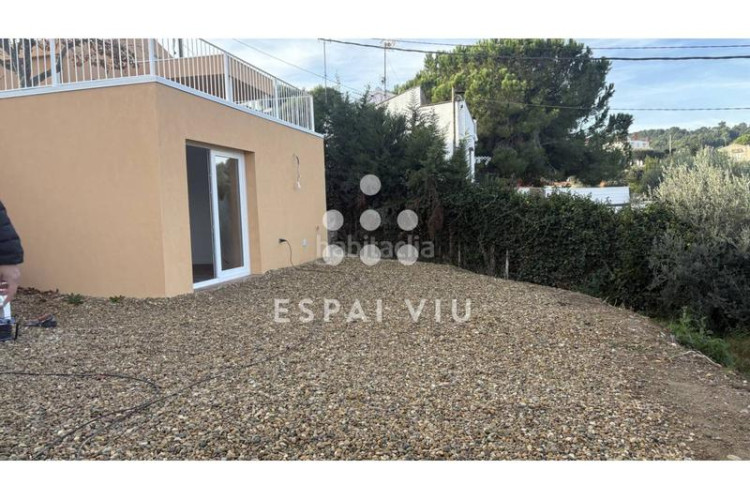 Casa adorable casita con jardín recién reformada. en Terrassa