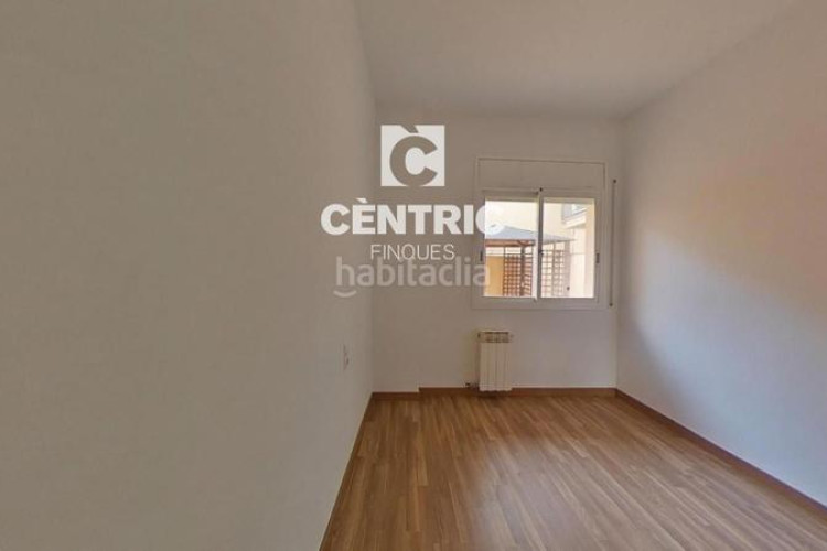 Piso oportunidad inversión. piso grande con 4 habitaciones perfecto para familias numerosas! en Terrassa