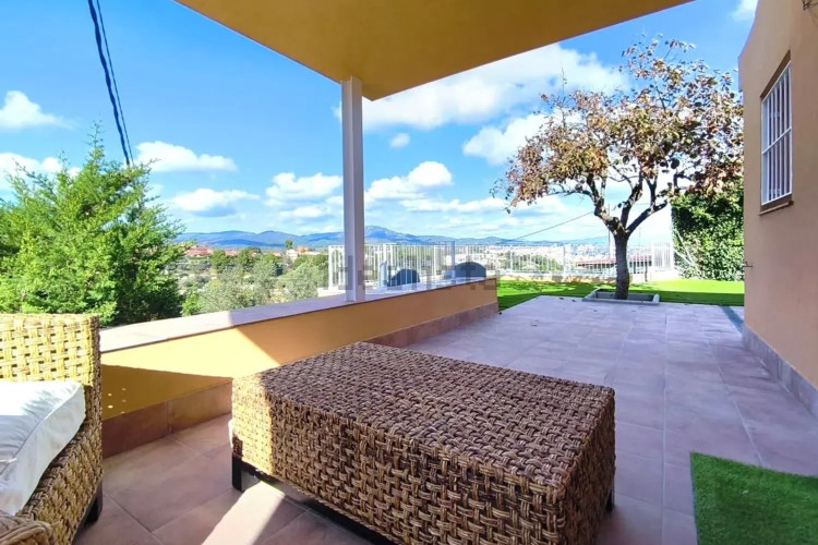 Casa independiente en calle de la Llebre