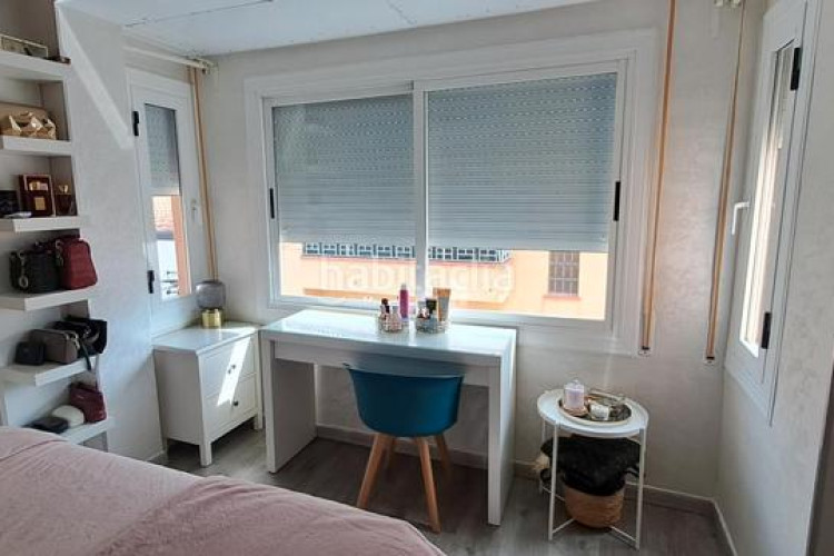 Piso zona de Ca n'Anglada. ático de 2habs + 1 lav. + 2 terrazas en Terrassa