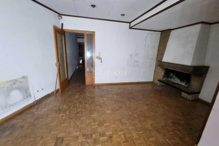Casa  a reformar en zona les escoles en Plaça Catalunya - Escola Industrial Terrassa