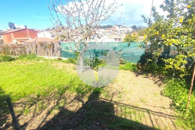 Casa encantadora casa independiente en Can Parellada, perfecta para dos familias en Terrassa