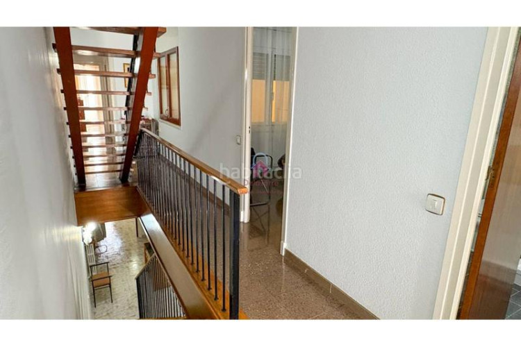 Casa  en venta en la gripia, en carrer borges blanques de 220m construidos con salida a patio de 40m, tres terrazas y en Terrassa