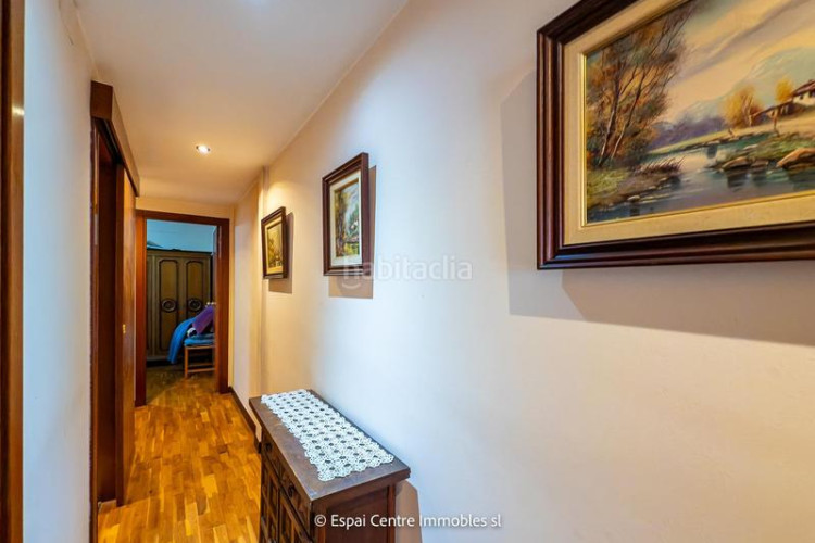 Piso vive en sant pere piso de 88 m con 3 habitaciones, 2 baños y salón luminoso. ubicación ideal cerca de todo en Terrassa