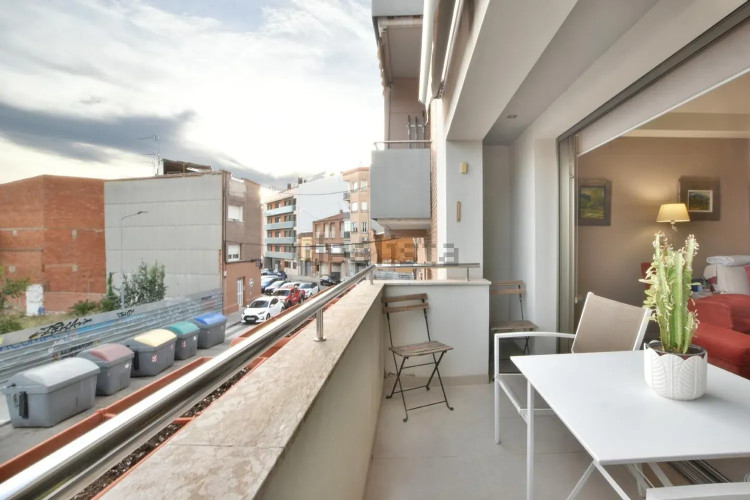 Casa independiente en calle de la Poetessa Caparà