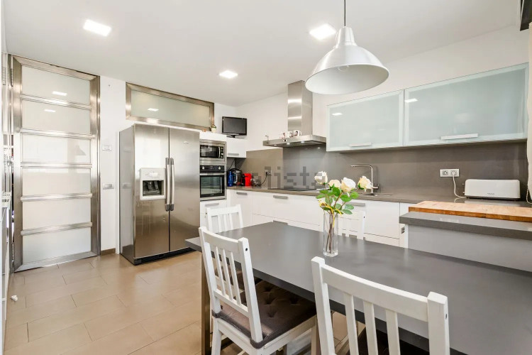 Chalet adosado en Barrio Les Arenes