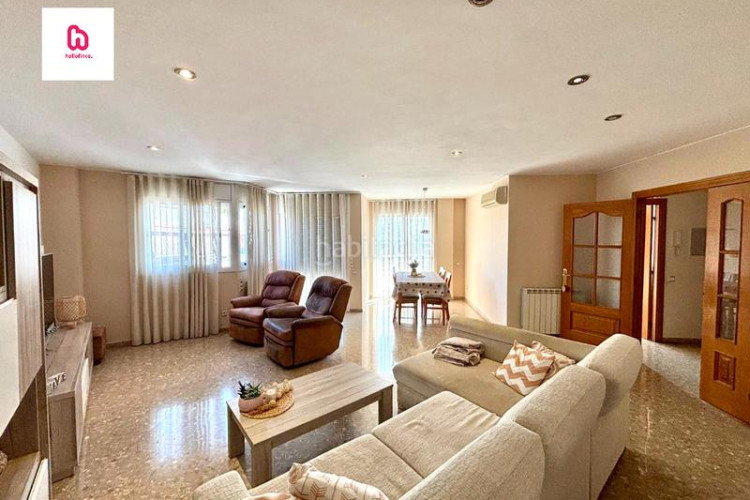 Piso  5 habitaciones con terraza balcón y lavadero para entrar a vivir en Terrassa