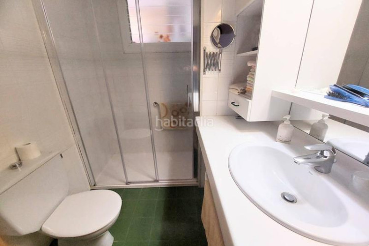 Piso gran piso en el barrio de sant pedro, 4 habitaciones. entrega inmediata en Terrassa