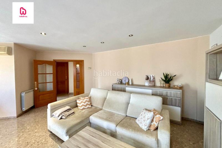 Piso  5 habitaciones con terraza balcón y lavadero para entrar a vivir en Terrassa
