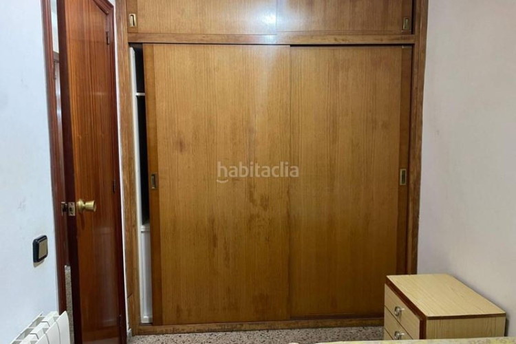 Piso  en muy buena zona ara dejar a su gusto en Terrassa