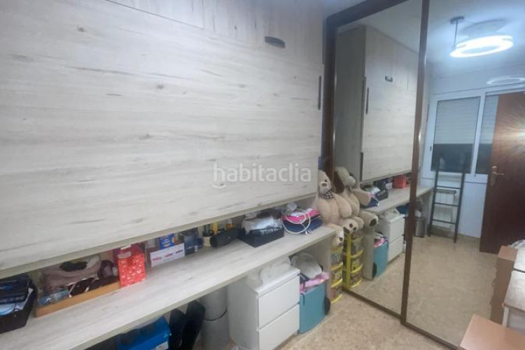 Piso zona de sant pere. piso de 3habs. + 2lav. + balcón + trastero + piscina comunitaria en Terrassa