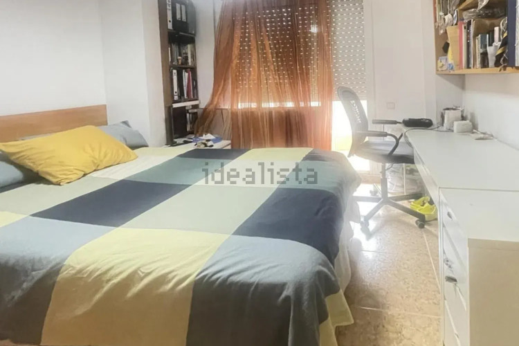 Piso en plaza del Mestre Serrat