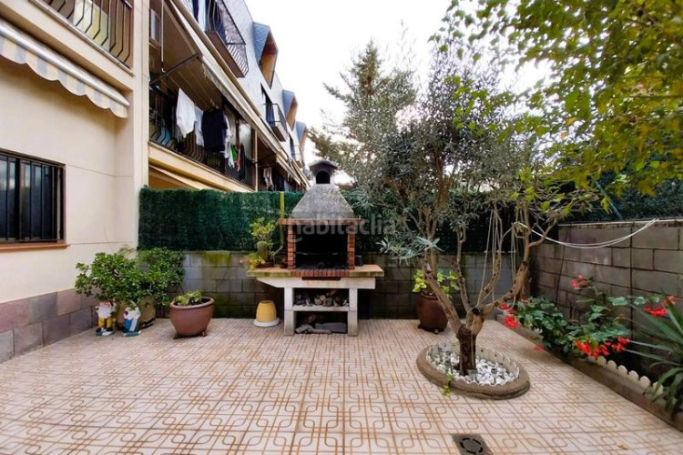 Casa adosada  en venta en la grípia en Terrassa