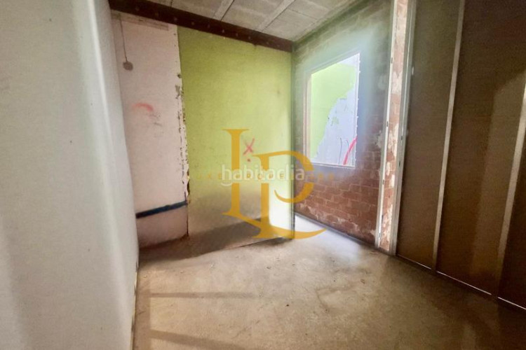 Casa  de pueblo independiente en construccion para acabar a tu gusto en Terrassa