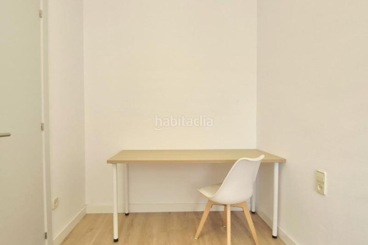 Piso de 4 hab reformat a estrenar al carrer prat de la riba tocant jacquard en Terrassa