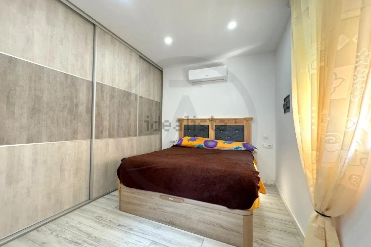 Casa independiente en calle de Girona