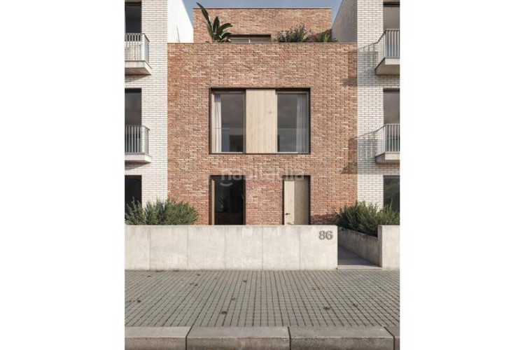 Casa magnífica casa en venta en calle alcoi en Zona Esportiva Terrassa