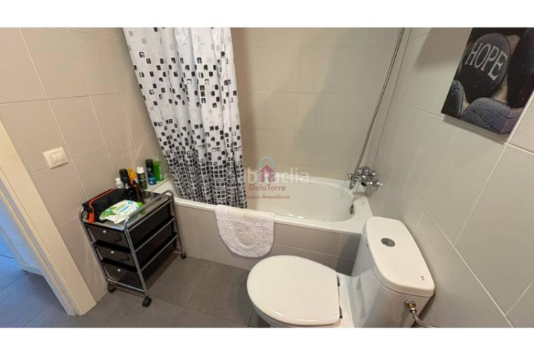 Piso  en venta con balcón a pie de comedor, parking y trastero, listo para entrar a vivir! en Terrassa