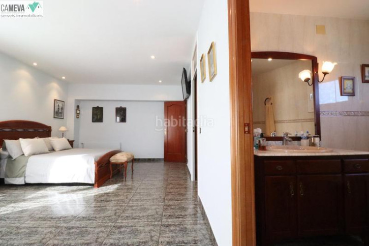 Casa única e impresionante finca a 4 vientos con piscina y jardin en Terrassa