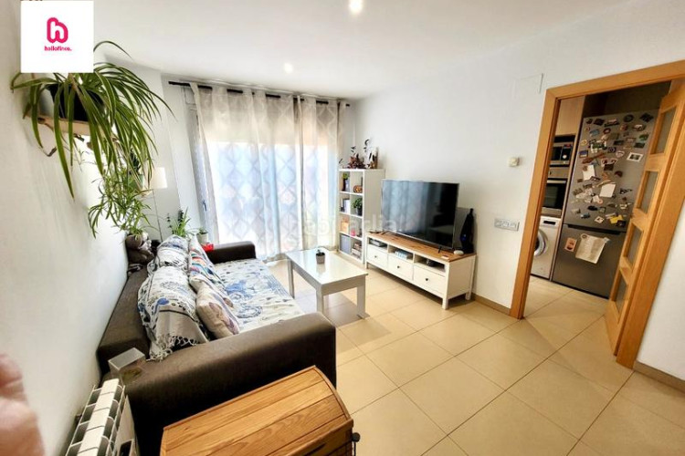 Piso  de 2 habitaciones para entrar a vivir con parking en Terrassa