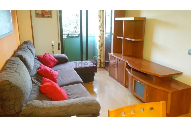 Piso en calle de la Poetessa Caparà