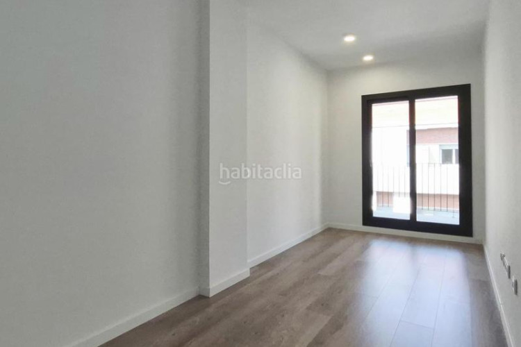 Dúplex duplex invertit obra nova de 160 m2 4 hab dobles i 4 terrasses al carrer transversal en Terrassa