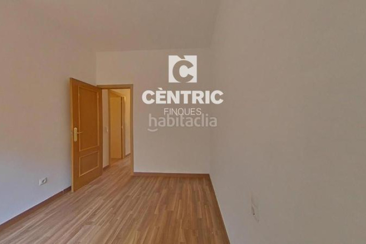 Piso oportunidad inversión. piso grande con 4 habitaciones perfecto para familias numerosas! en Terrassa