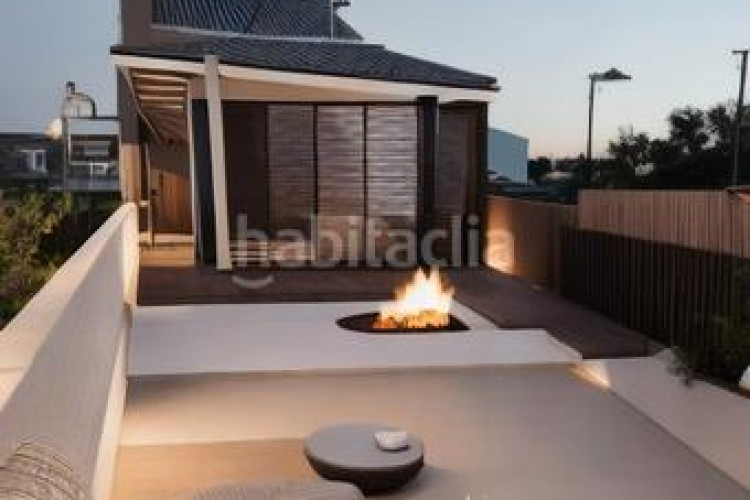 Casa adosada casa estupenda para reformar y economica en Can Boada en Terrassa