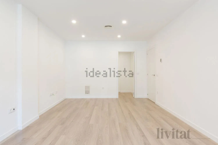 Piso en calle Transversal, 181