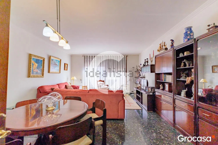 Casa independiente en calle de la Pineda